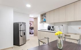 Apartamento en Laureles 2BR con rooftop y piscina 702